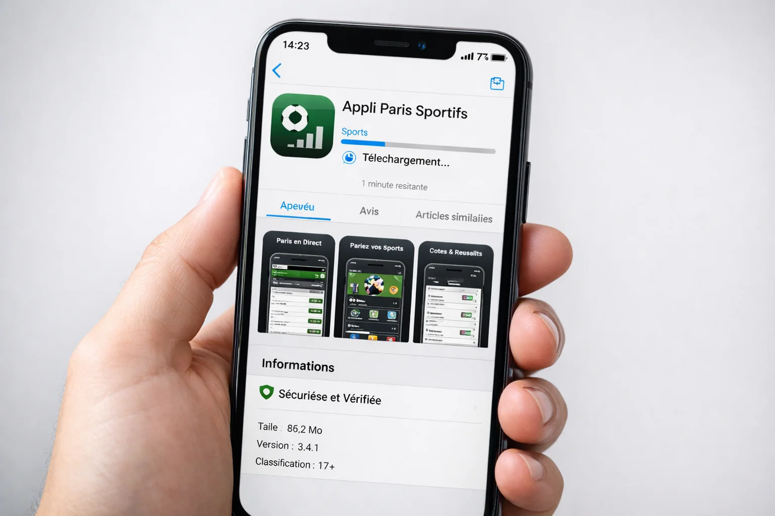 Smartphone affichant une application de paris téléchargée depuis un store officiel